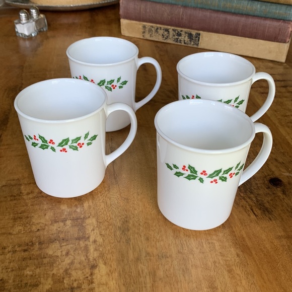 Corning USA Christmas Coffee Mugs Set of 4 - Picture 3 of 11